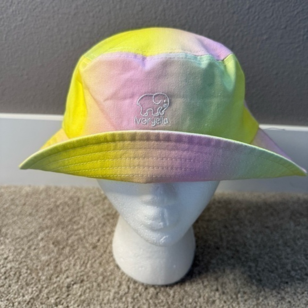 NWOT Ivory Ella pastel tie dye bucket hat